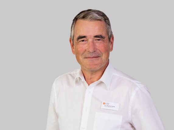 Dr Stephan Schill