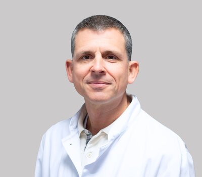 Dr Tim Büchner